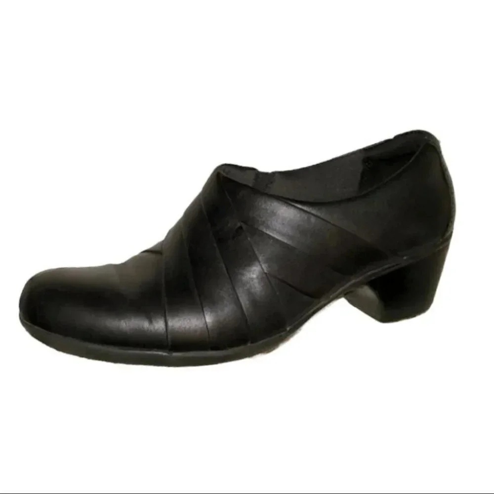 Clarks Black Leather Crisscross Block Heel Ankle Booties Women's Size 8W